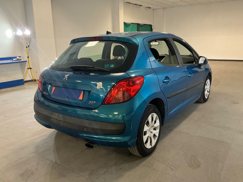 Peugeot 207 1.6 HDi Premium 2008 – снимка 2