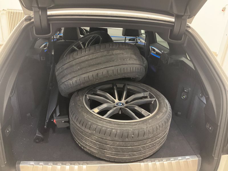 BMW 5er 530e xDrive M Sport 2022 – снимка 15