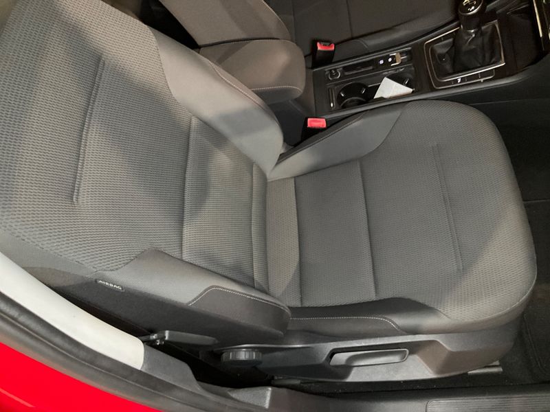 Volkswagen Golf VII 1.6 TDI Business BlueMotion Tech 2017 – снимка на щета 37