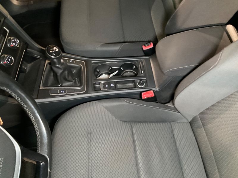 Volkswagen Golf VII 1.6 TDI Business BlueMotion Tech 2017 – снимка на щета 36