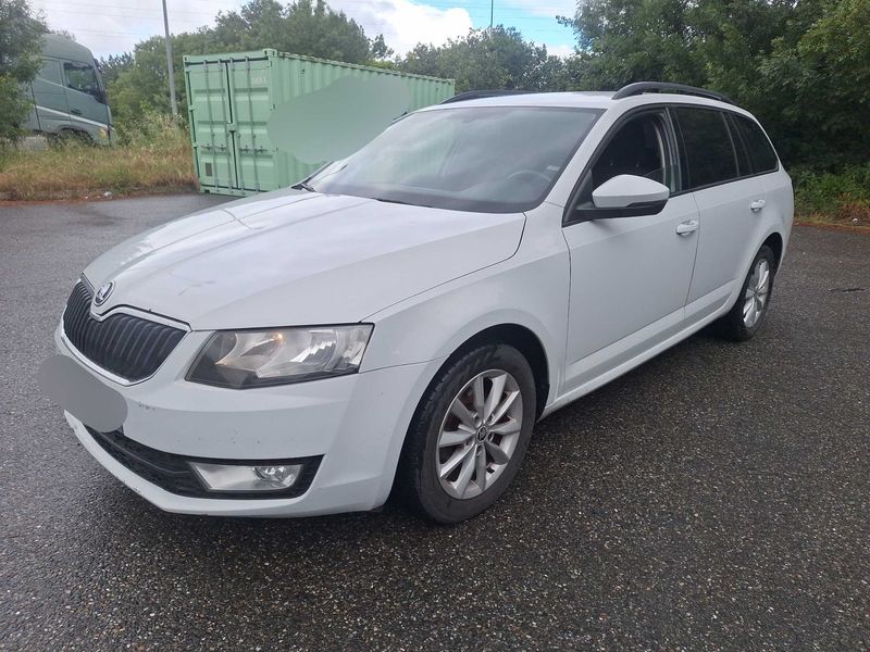 Skoda Octavia 1.6 TDI Business Plus 2014 – снимка 2