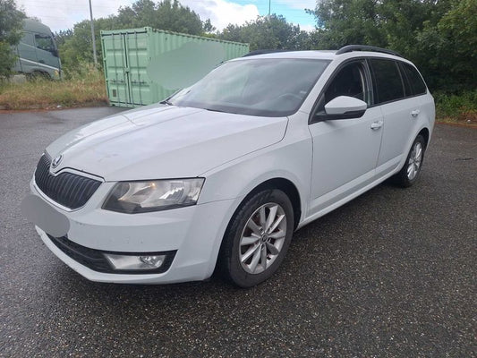 Skoda Octavia 1.6 TDI Business Plus 2014 – снимка 2