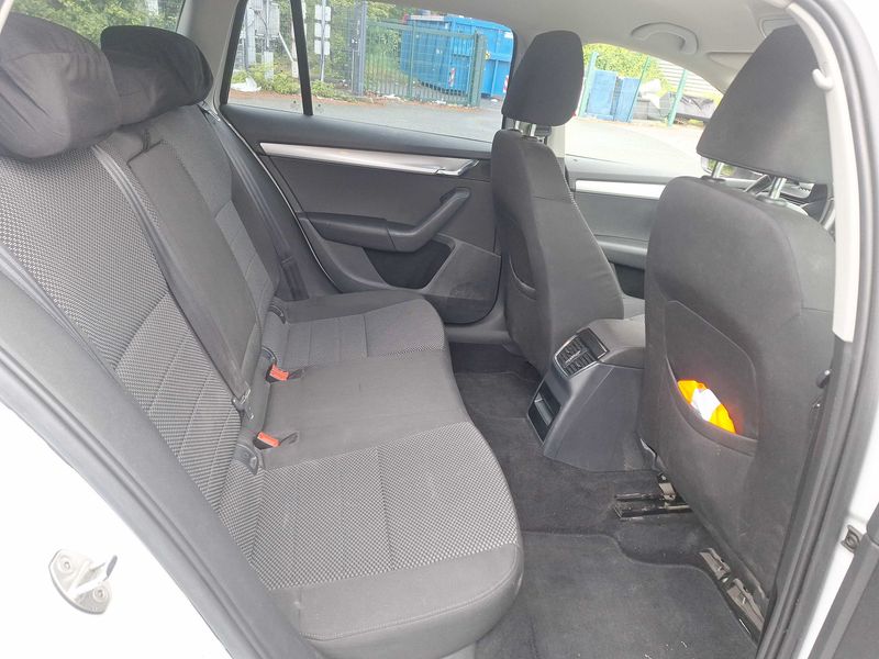 Skoda Octavia 1.6 TDI Business Plus 2014 – снимка 14