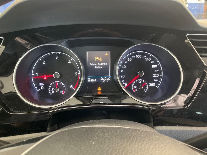 Volkswagen Touran 2.0 TDI Highline BlueMotion Tech 2016 – снимка 37