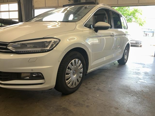 Volkswagen Touran 2.0 TDI Highline BlueMotion Tech 2016 – снимка 2