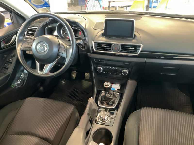 Mazda 3 2.0 Center-Line 2015 – снимка 17
