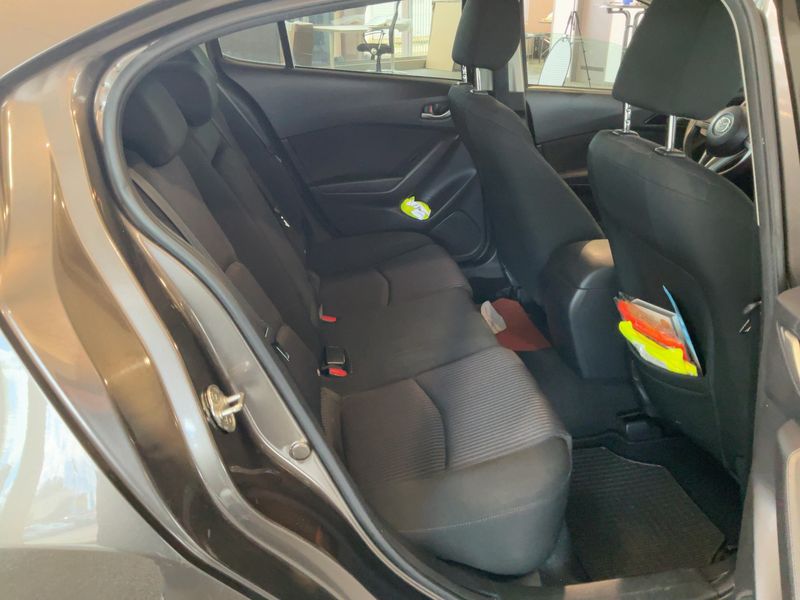 Mazda 3 2.0 Center-Line 2015 – снимка 19