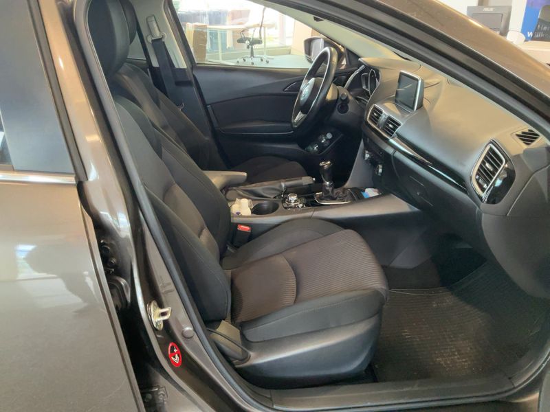 Mazda 3 2.0 Center-Line 2015 – снимка 16