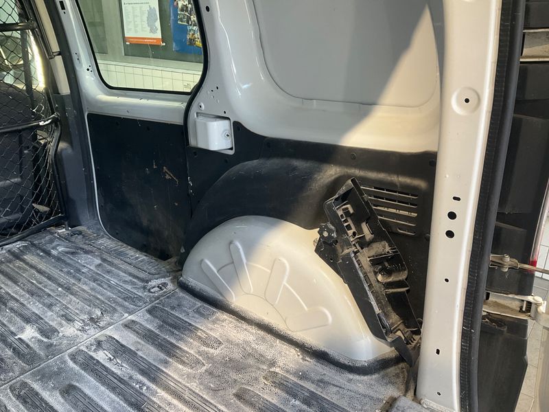 Renault Kangoo 1.5 BLUE dCi Rapid Extra 2021 – снимка 32
