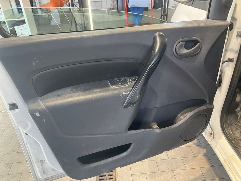 Renault Kangoo 1.5 BLUE dCi Rapid Extra 2021 – снимка 28