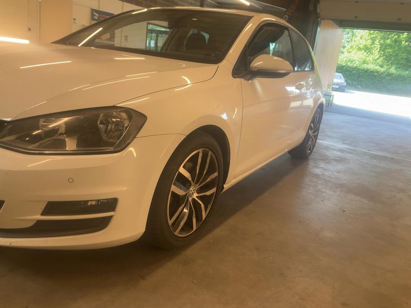 Volkswagen Golf VII 1.6 TDI Lounge BlueMotion Tech 2015 – снимка 2