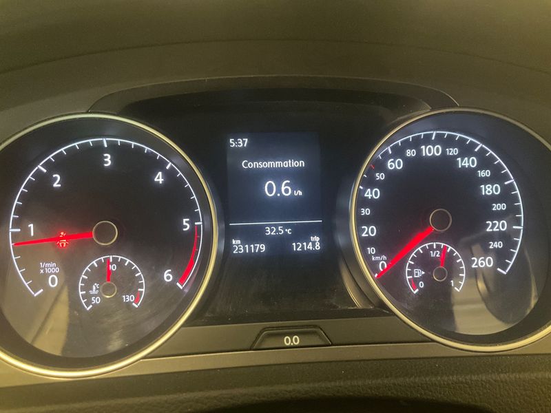 Volkswagen Golf VII 1.6 TDI Lounge BlueMotion Tech 2015 – снимка 18