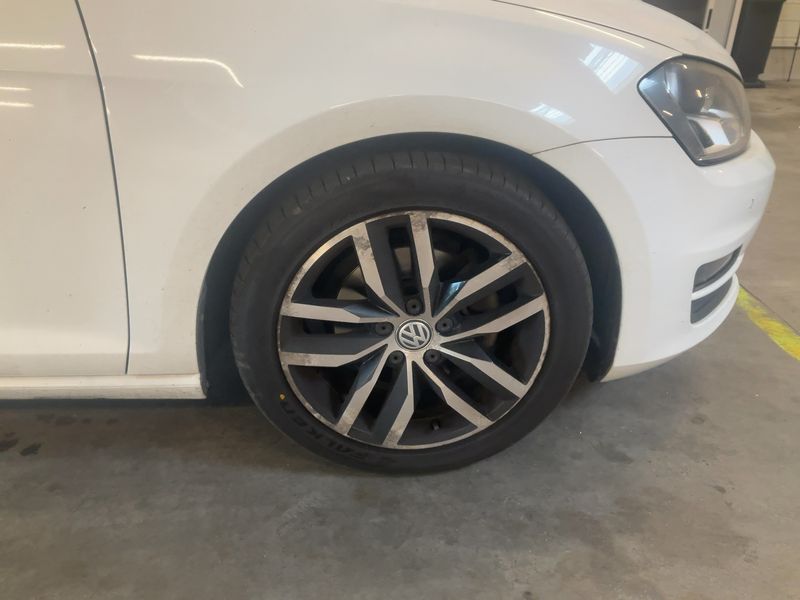 Volkswagen Golf VII 1.6 TDI Lounge BlueMotion Tech 2015 – снимка 11