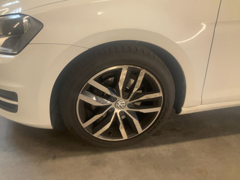 Volkswagen Golf VII 1.6 TDI Lounge BlueMotion Tech 2015 – снимка 3
