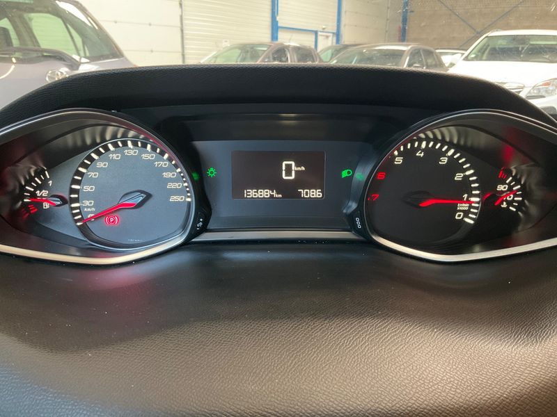 Peugeot 308 1.2 e-THP Style 2015 – снимка 4