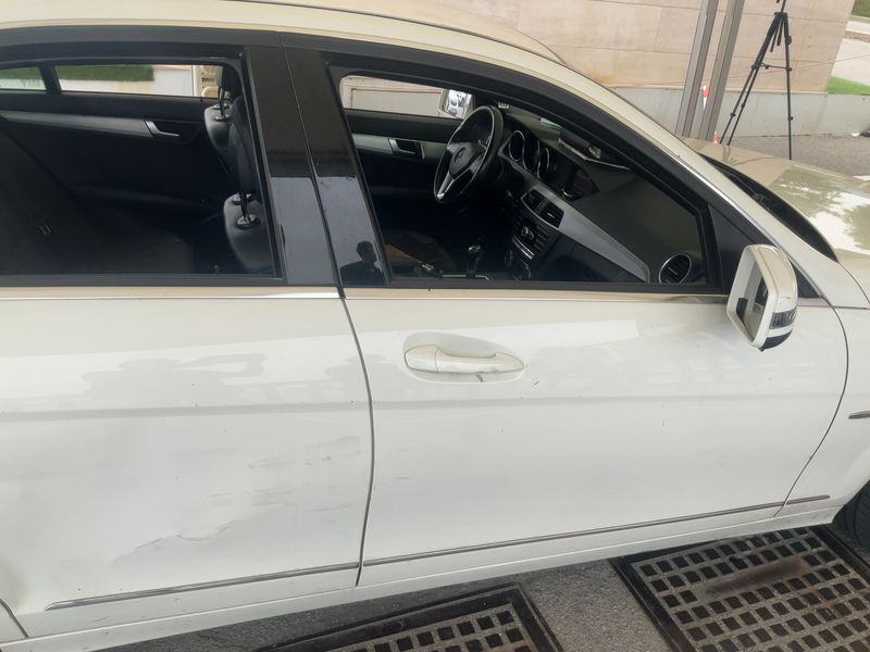 Mercedes-Benz C-Klasse C 200 CDI BlueEfficiency Avantgarde 2012 – снимка 10