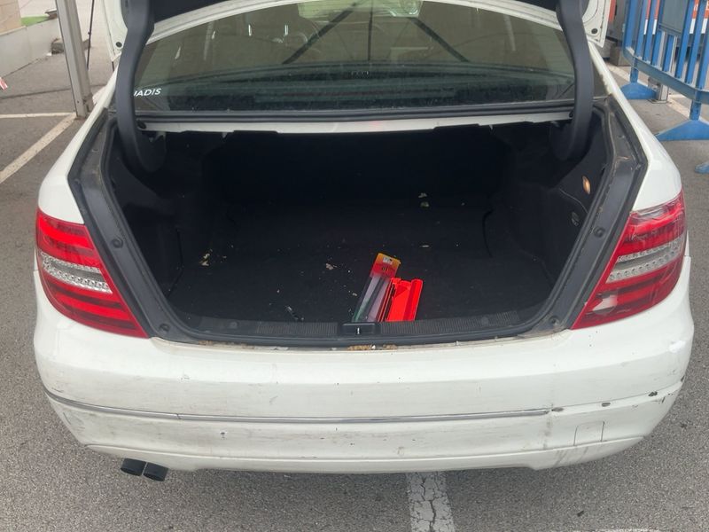 Mercedes-Benz C-Klasse C 200 CDI BlueEfficiency Avantgarde 2012 – снимка 10