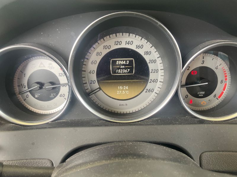 Mercedes-Benz C-Klasse C 200 CDI BlueEfficiency Avantgarde 2012 – снимка 13