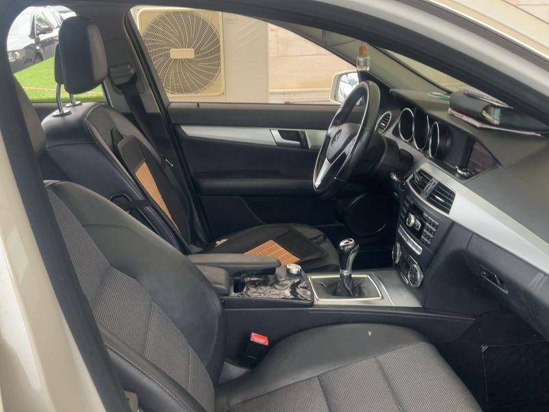 Mercedes-Benz C-Klasse C 200 CDI BlueEfficiency Avantgarde 2012 – снимка 11