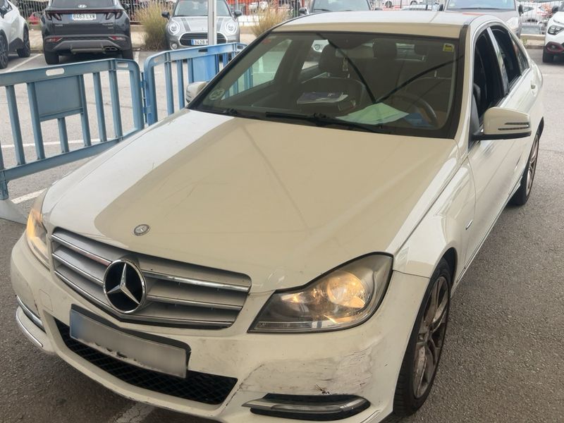 Mercedes-Benz C-Klasse C 200 CDI BlueEfficiency Avantgarde 2012