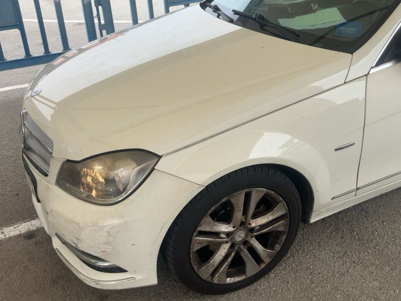 Mercedes-Benz C-Klasse C 200 CDI BlueEfficiency Avantgarde 2012 – снимка 2