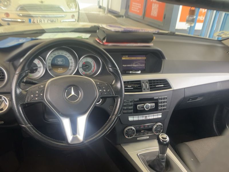 Mercedes-Benz C-Klasse C 200 CDI BlueEfficiency Avantgarde 2012 – снимка 12