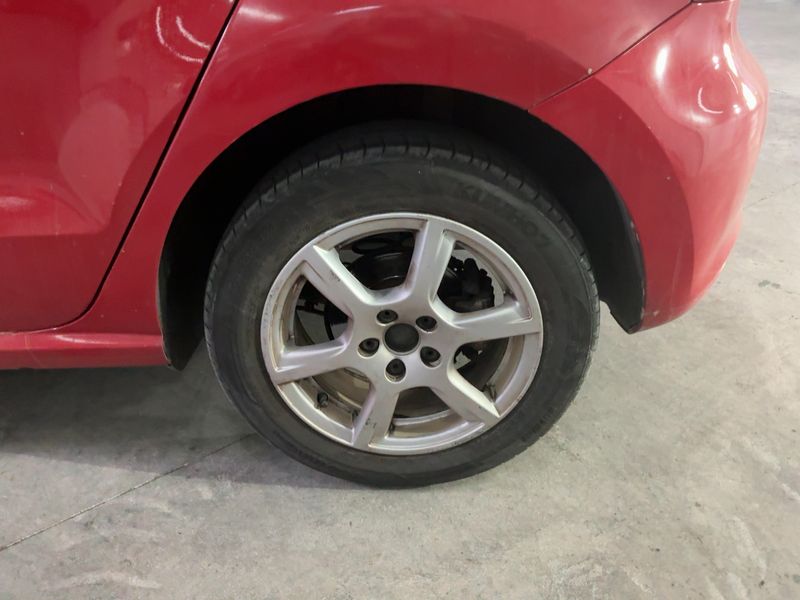 Volkswagen Polo 1.6 TDI Advance 2011 – снимка 5