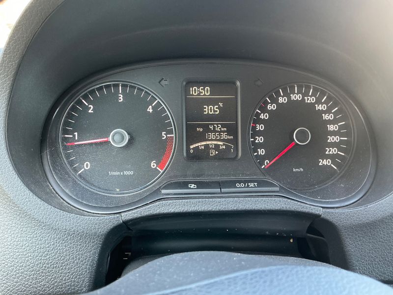 Volkswagen Polo 1.6 TDI Advance 2011 – снимка 18