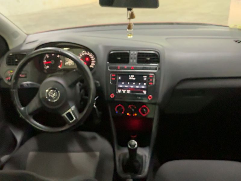 Volkswagen Polo 1.6 TDI Advance 2011 – снимка 17