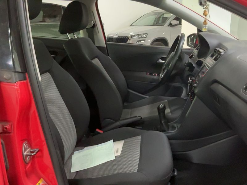 Volkswagen Polo 1.6 TDI Advance 2011 – снимка 16
