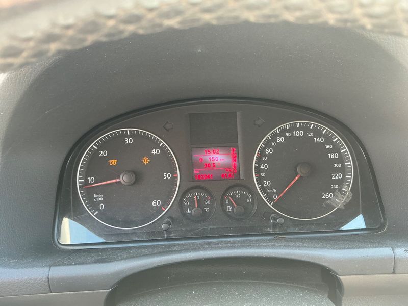 Volkswagen Touran 1.9 TDI Conceptline 2005 – снимка 4