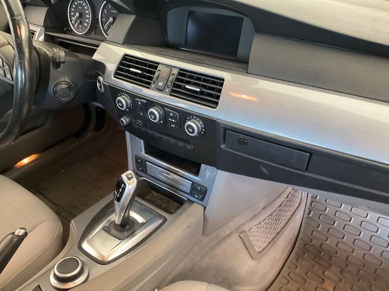 BMW 5er 525i xDrive 2008 – снимка 35