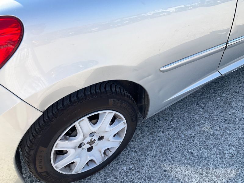 Peugeot 207 1.6 HDi Serie 64 2011 – снимка 23