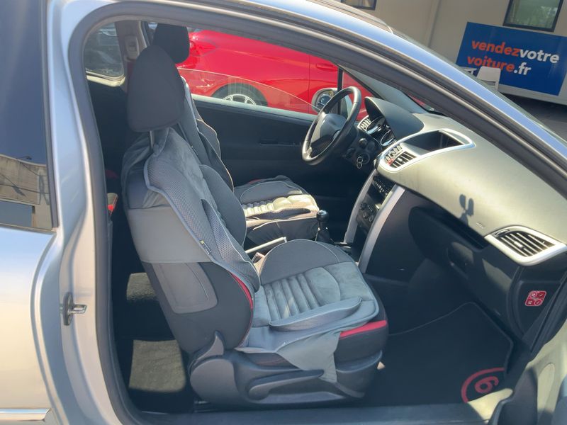 Peugeot 207 1.6 HDi Serie 64 2011 – снимка 16