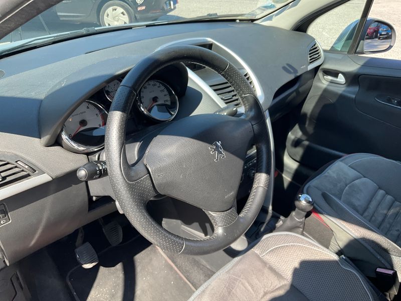 Peugeot 207 1.6 HDi Serie 64 2011 – снимка 31
