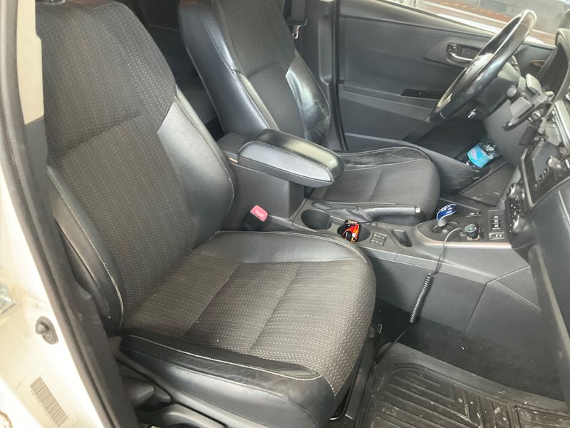 Toyota Auris 1.8 Hybrid Lounge 2014 – снимка 24