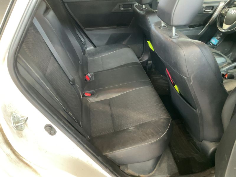 Toyota Auris 1.8 Hybrid Lounge 2014 – снимка 19
