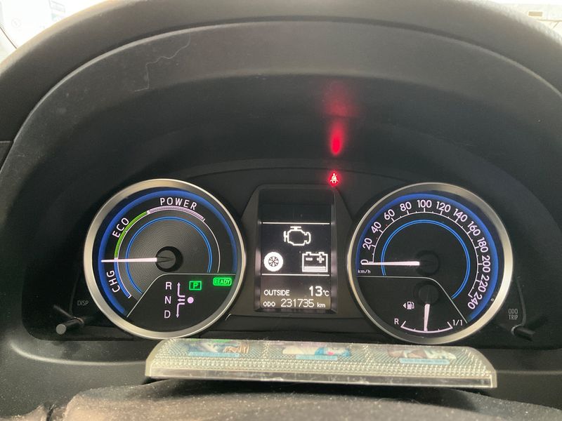 Toyota Auris 1.8 Hybrid Lounge 2014 – снимка 18