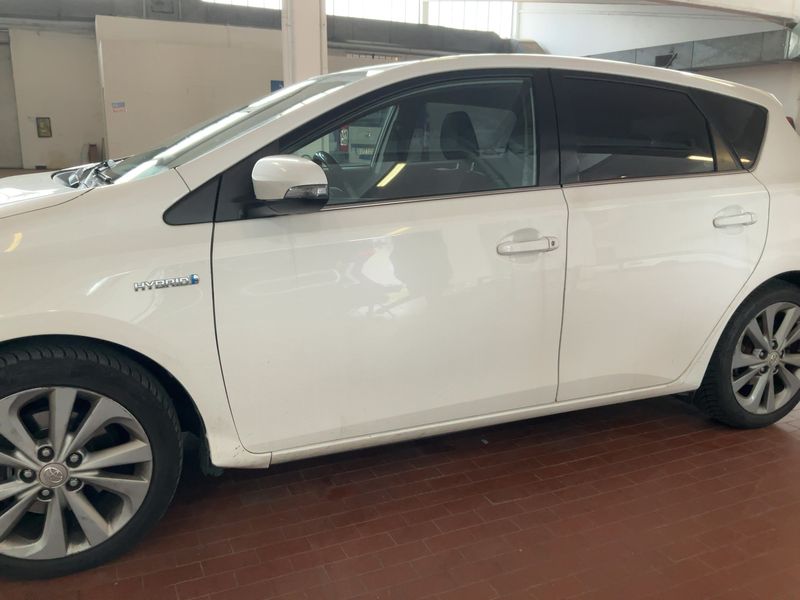 Toyota Auris 1.8 Hybrid Lounge 2014 – снимка 4