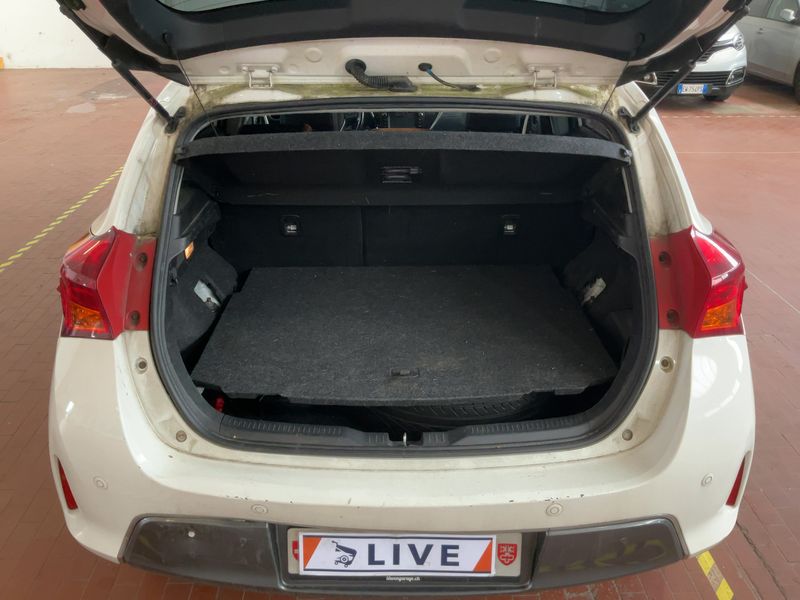 Toyota Auris 1.8 Hybrid Lounge 2014 – снимка 15