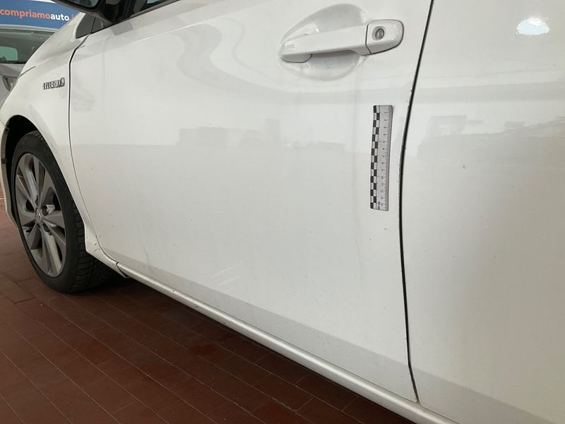 Toyota Auris 1.8 Hybrid Lounge 2014 – снимка 21