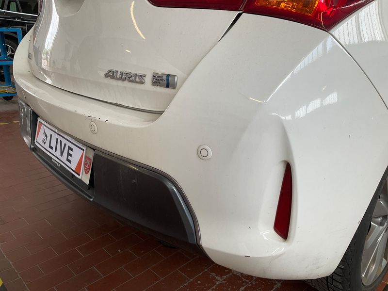 Toyota Auris 1.8 Hybrid Lounge 2014 – снимка 28