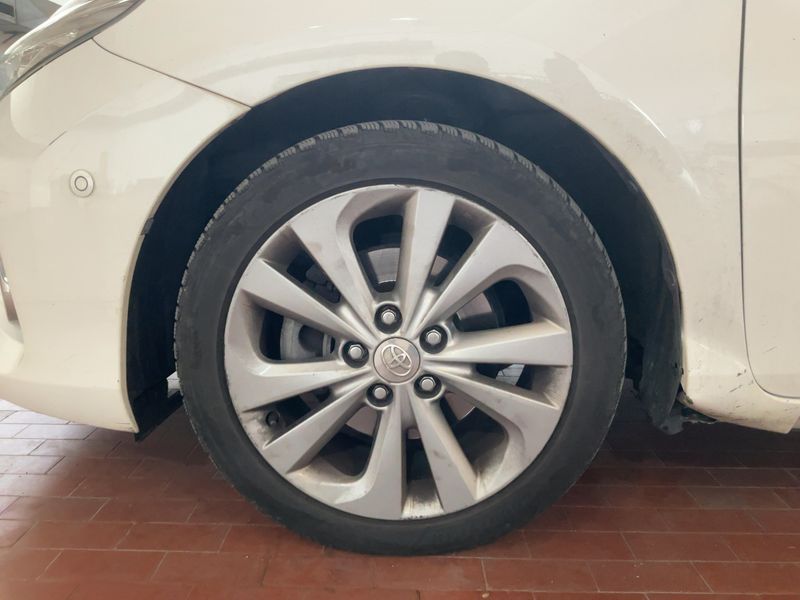 Toyota Auris 1.8 Hybrid Lounge 2014 – снимка 3