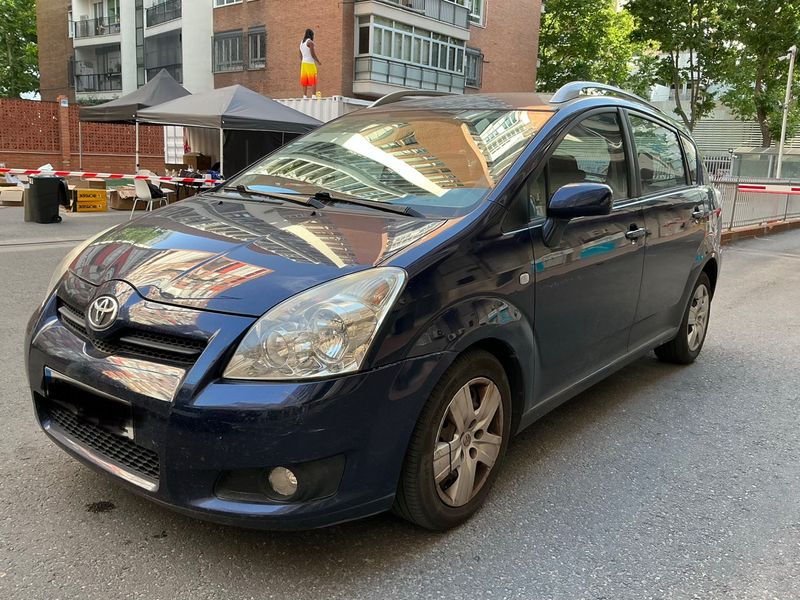 Toyota Corolla Verso 2.2 D-4D Luna 2007 – снимка 1