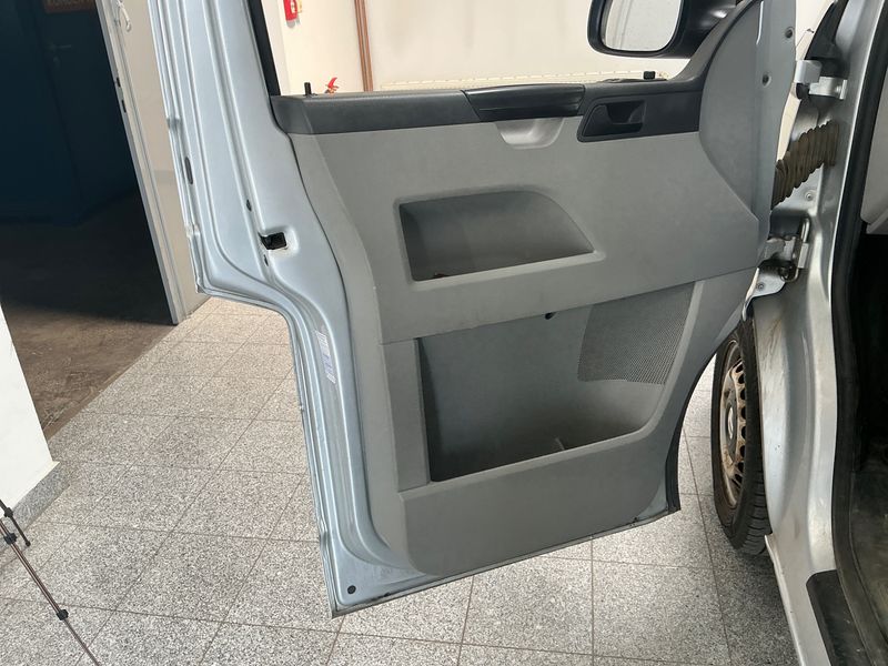 Volkswagen T5 Transporter 2.0 TDI Kasten 2014 – снимка 40