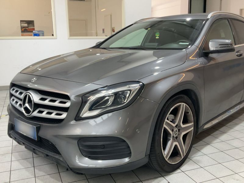 Mercedes-Benz GLA-Klasse GLA 200 d Premium 2018 – снимка 2