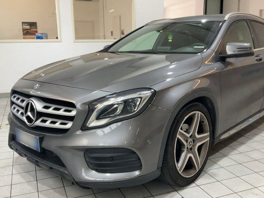 Mercedes-Benz GLA-Klasse GLA 200 d Premium 2018 – снимка 2