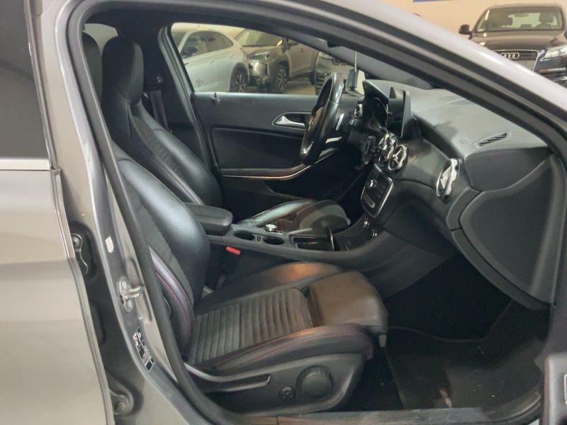 Mercedes-Benz GLA-Klasse GLA 200 d Premium 2018 – снимка 16