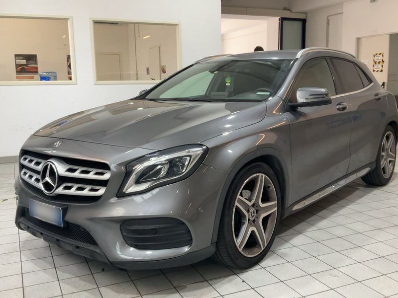 Mercedes-Benz GLA-Klasse GLA 200 d Premium 2018 – снимка 1
