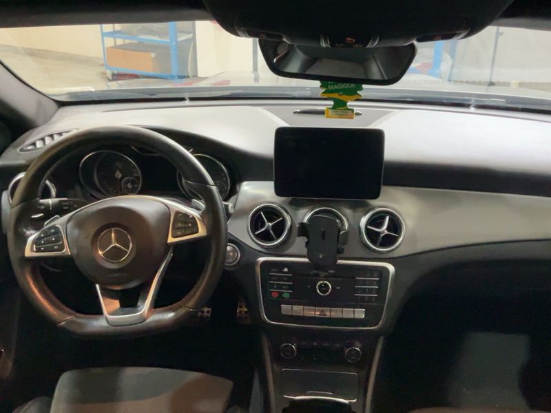Mercedes-Benz GLA-Klasse GLA 200 d Premium 2018 – снимка 17